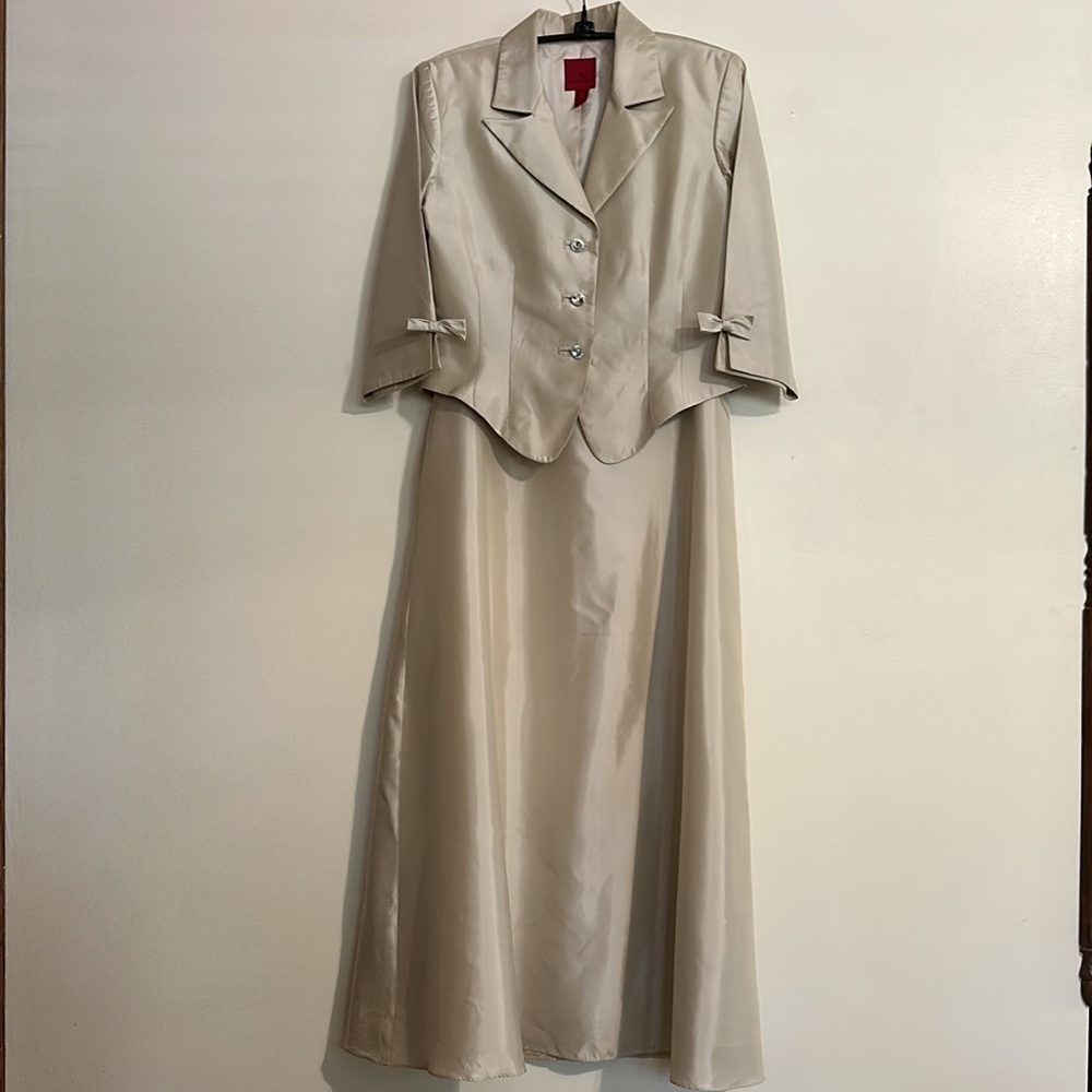 JS Collections Vintage Champagne 2-Piece Maxi Dress W/Rhinestone Buttons Size 12